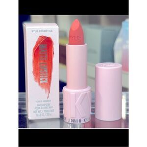 KYLIE COSMETICS MATTE LIPSTICK – 209 SUMMER SOMEWHERE